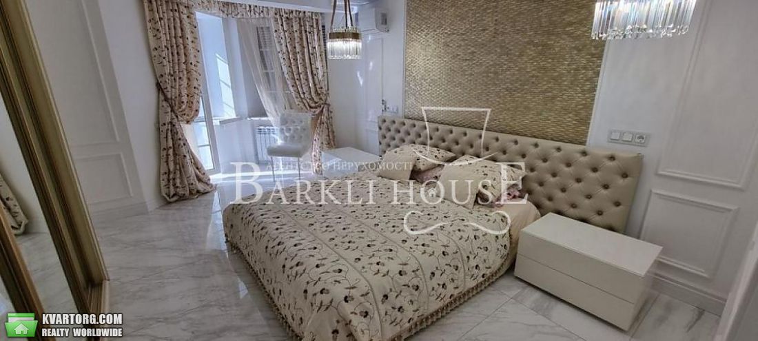 Rent out 4-room apartment. Киев,  Нижний Вал — photo 4