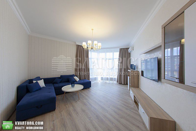 Rent out 2-room apartment. Киев,  Саперное поле — photo 1