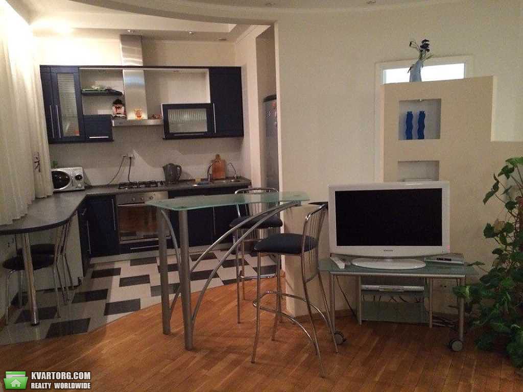 Rent out 2-room apartment. Киев, Трехсвятительская — photo 3