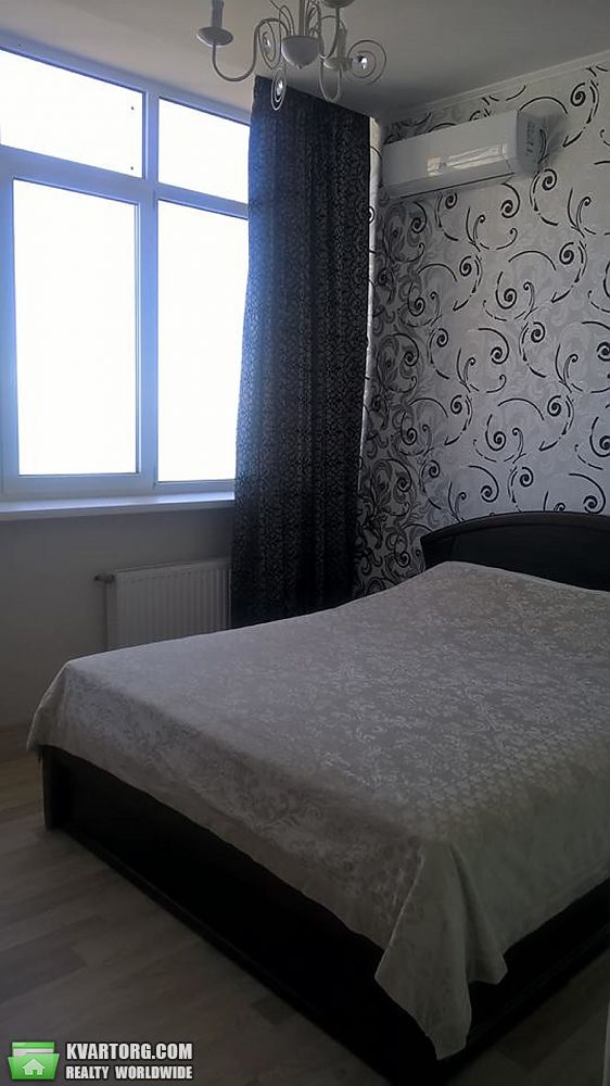 Rent out 2-room apartment. Одесса, Французский бульвар — photo 1