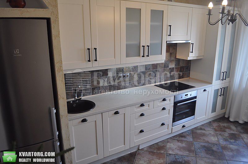 Rent out 3-room apartment. Киев,  Урловская — photo 3