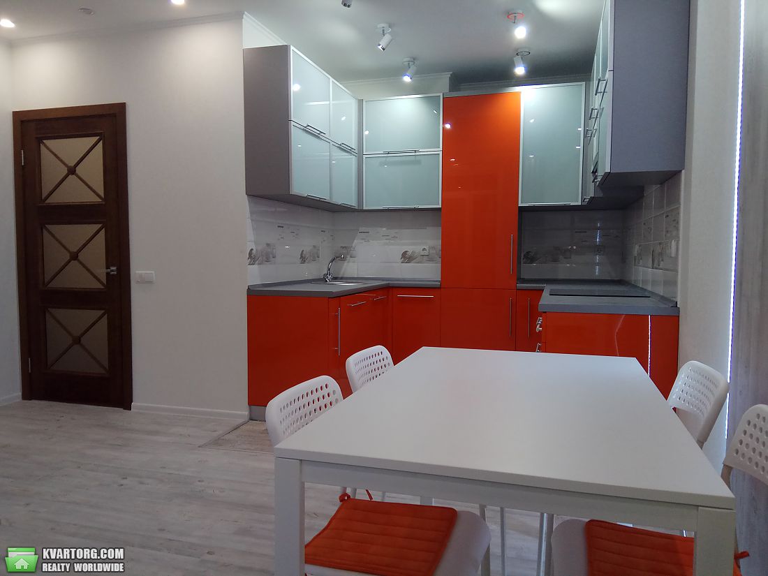 Rent out 2-room apartment. Киев, Луценко — photo 2