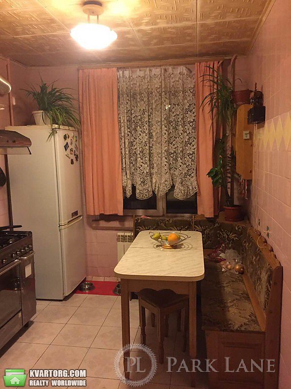 Sell 4-room apartment. Киев,  Приречная — photo 1
