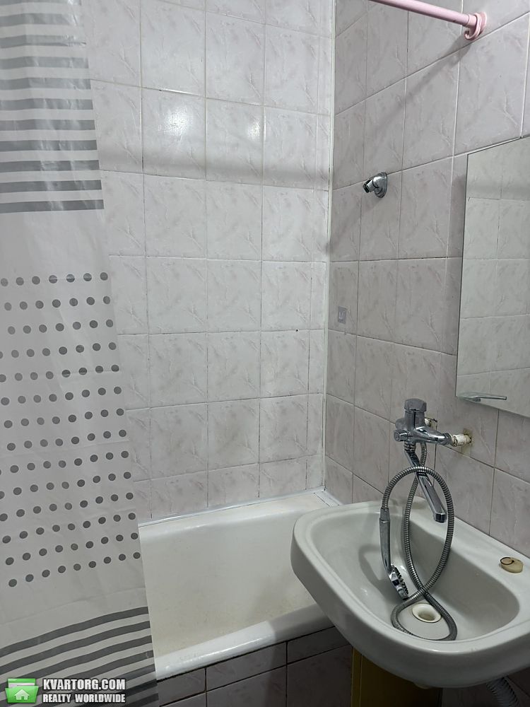 Rent out 1-room apartment. Киев, Тулузы — photo 9