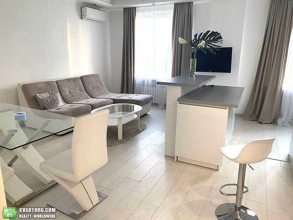 Rent out 3-room apartment. Киев,  Марьяненко — photo 1