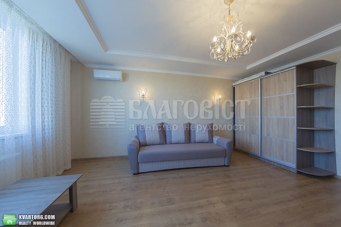Rent out 3-room apartment. Киев,  Рижская — photo 6