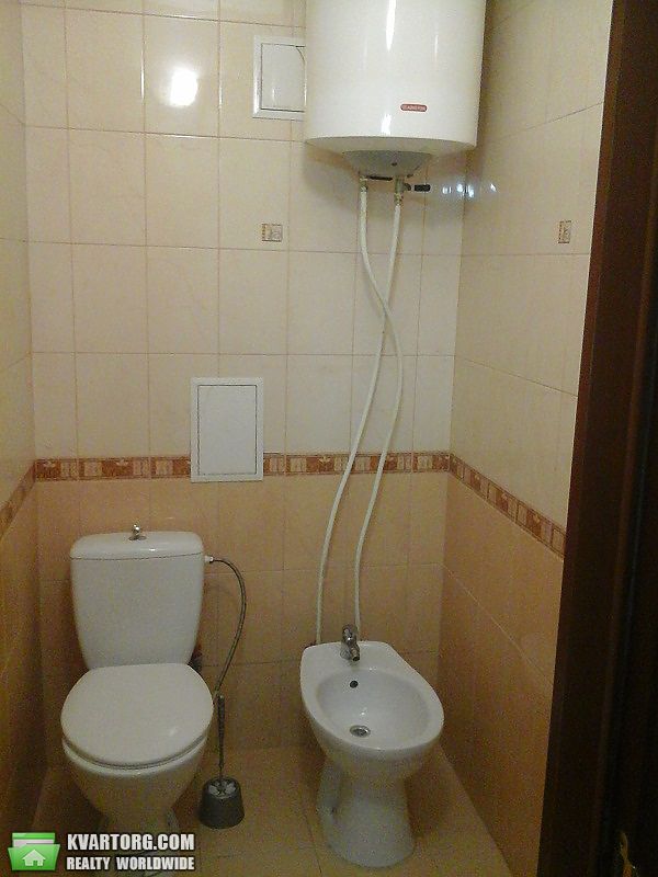 Rent out 2-room apartment. Киев,  Курская — photo 3