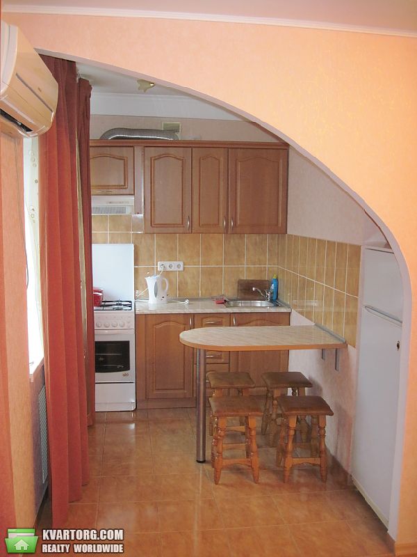 Sell 1-room apartment. Киев,  Жилянская — photo 4