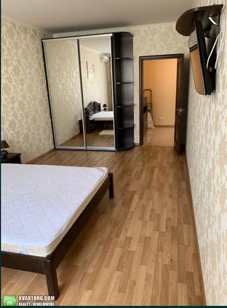 Rent out 1-room apartment. Киев, Драгоманова — photo 3