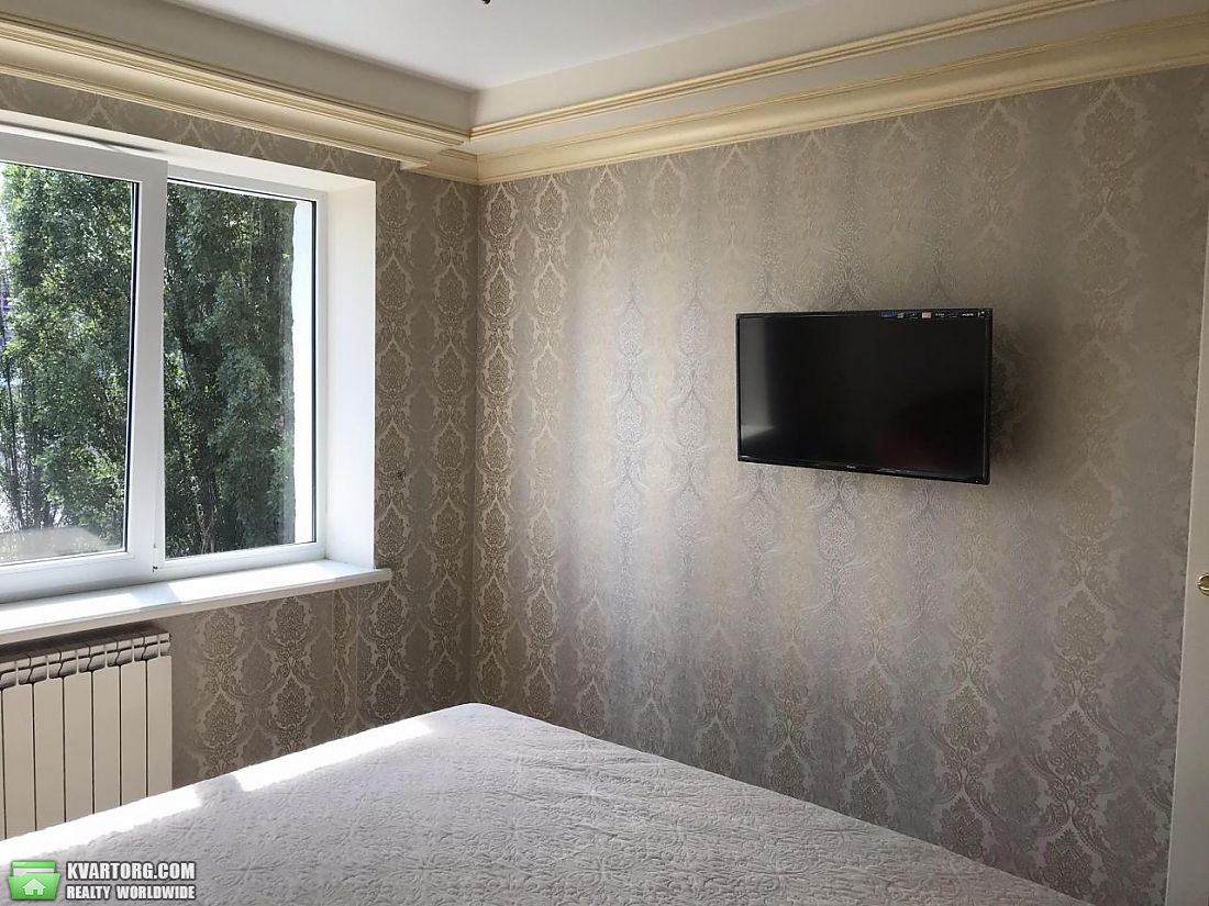 Rent out 3-room apartment. Киев,  Жилянская — photo 3