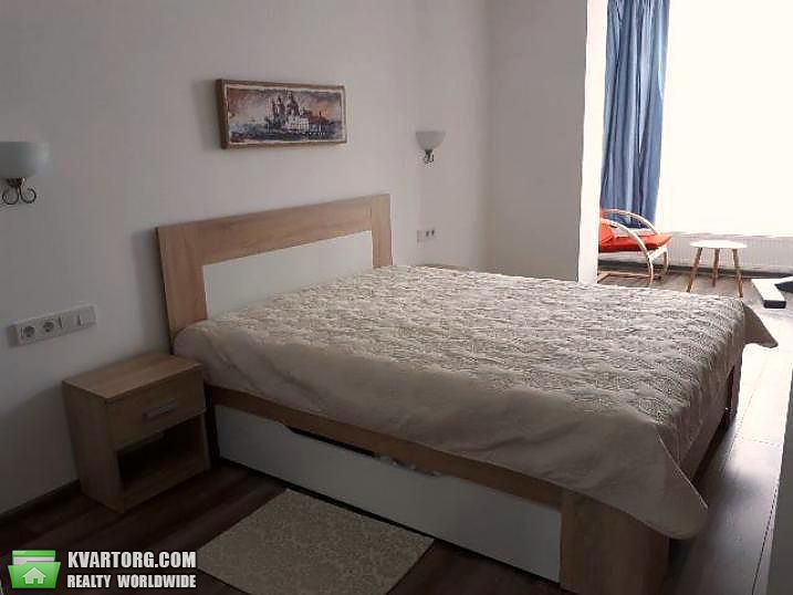 Rent out 2-room apartment. Днепропетровск,  Жуковского — photo 1