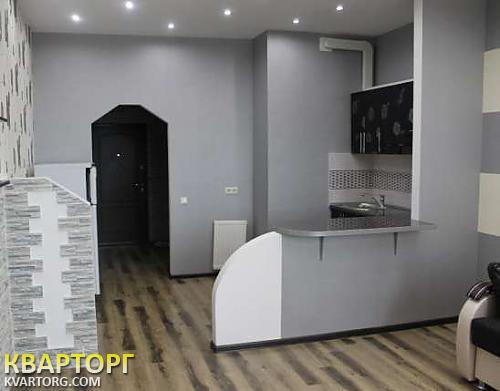 Rent out 1-room apartment. Киев, Жилянская — photo 1