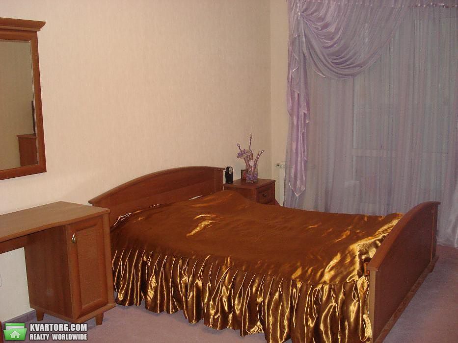 Rent out 3-room apartment. Киев,  Клиническая — photo 4