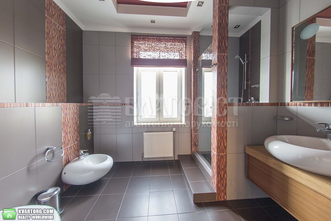 Rent out 4-room apartment. Киев,  Лабораторный пер — photo 8