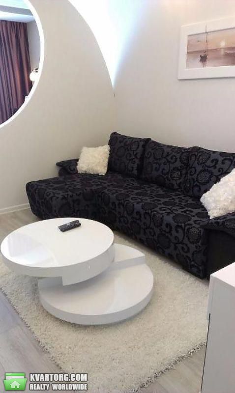 Rent out 1-room apartment. Киев,  Бажана — photo 2