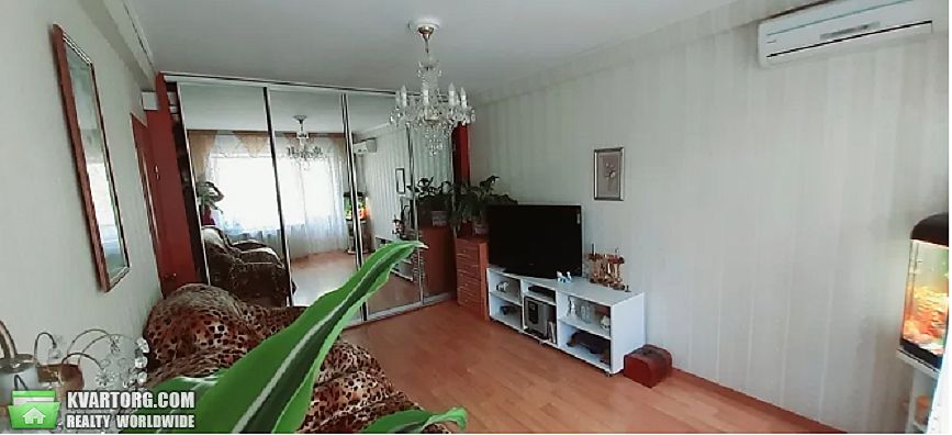 Sell 3-room apartment. Киев,  Саратовская — photo 1
