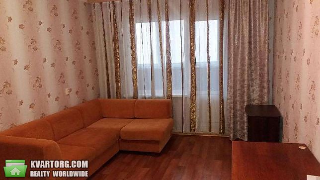 Rent out 3-room apartment. Киев,  Урловская — photo 1