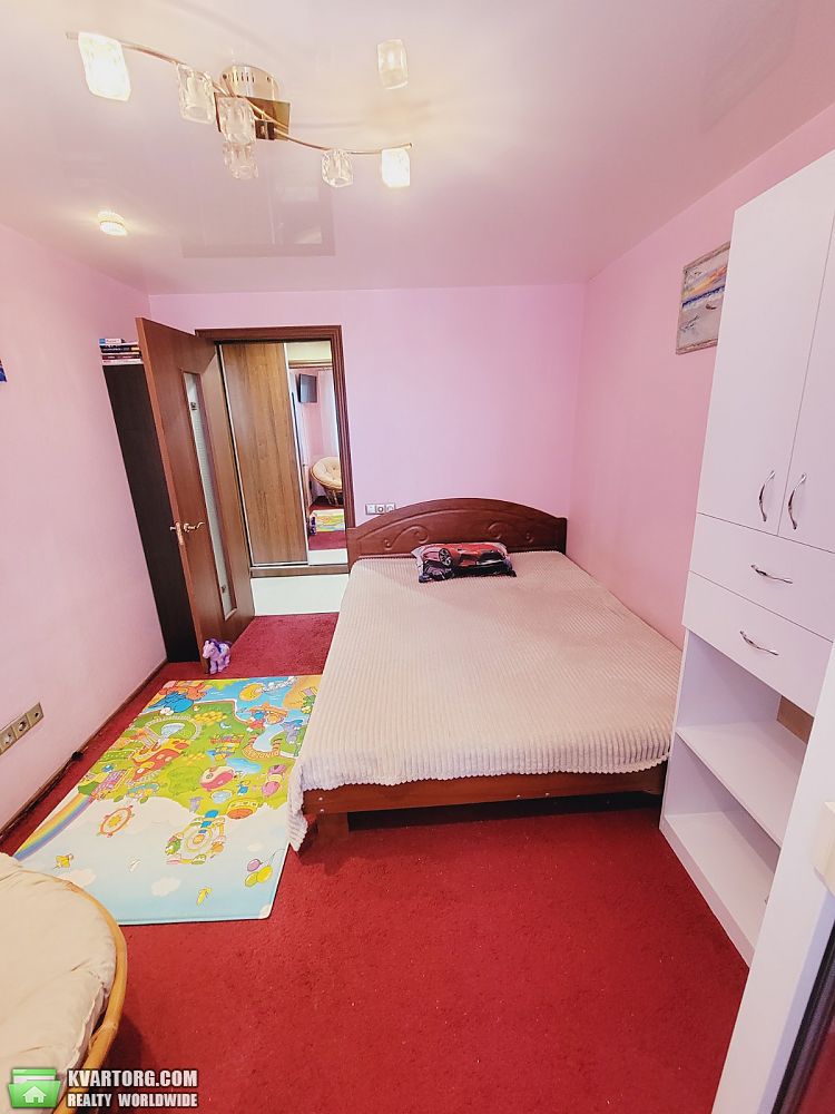 Rent out 2-room apartment. Киев, Зодчих — photo 2