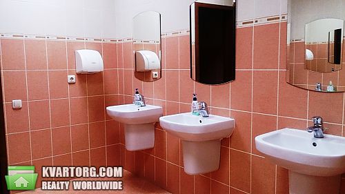 Rent out office. Киев, Жилянская — photo 8
