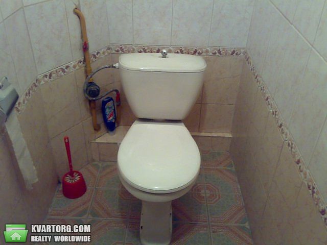 Rent out 3-room apartment. Киев, Коллекторная — photo 8