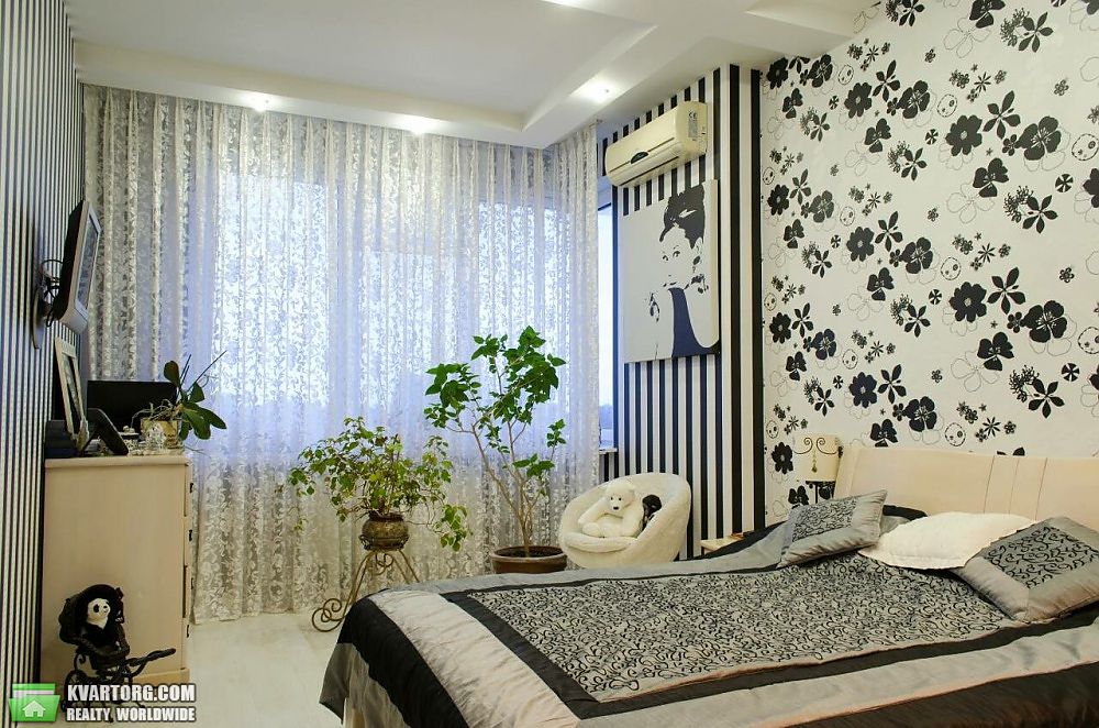 Sell 3-room apartment. Одесса, Среднефонтанская — photo 1