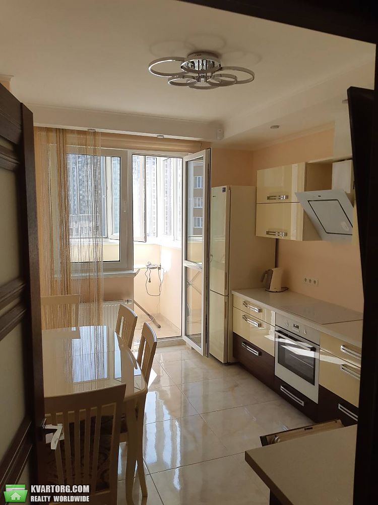 Rent out 2-room apartment. Киев,  Демиевская — photo 3