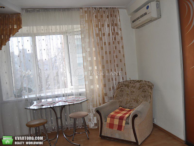 Rent out 2-room apartment. Киев,  Большая Васильковская — photo 1