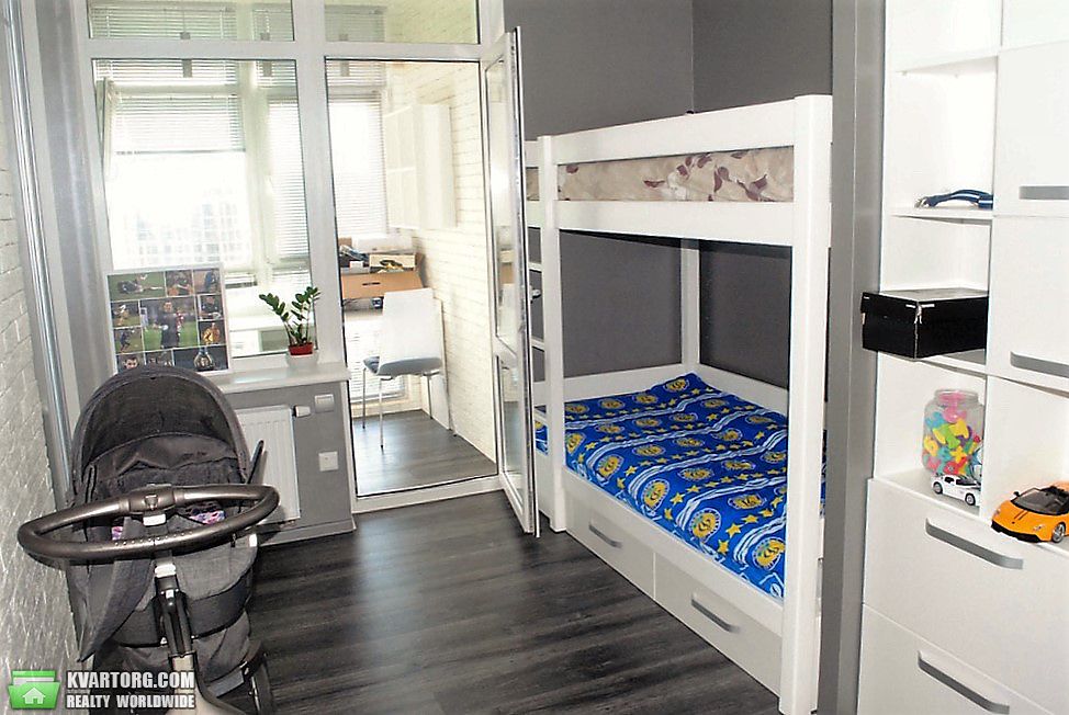 Sell 4-room apartment. Киев,  Драгомирова — photo 8