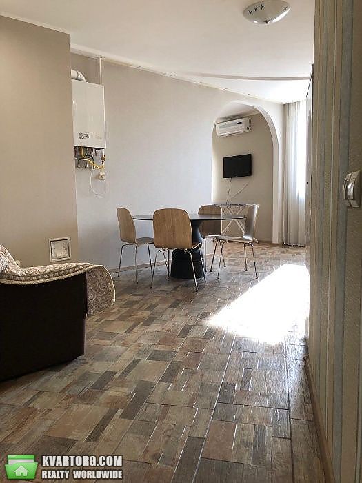 Rent out 2-room apartment. Киев,  Черниговская — photo 2