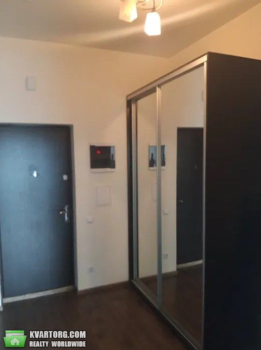 Rent out 1-room apartment. Киев,  Жилянская — photo 9
