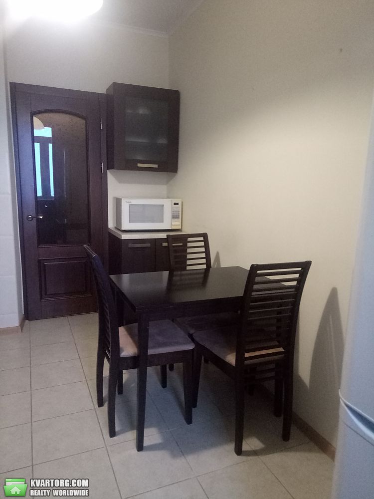 Rent out 3-room apartment. Киев,  Суворова — photo 8