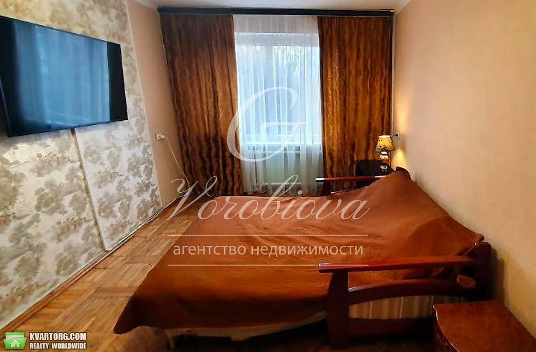 Sell 3-room apartment. Киев,  Кучера василя — photo 1