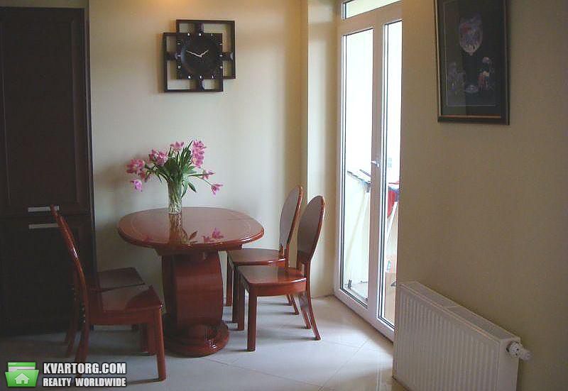 Rent out 3-room apartment. Киев,  Львовская — photo 6