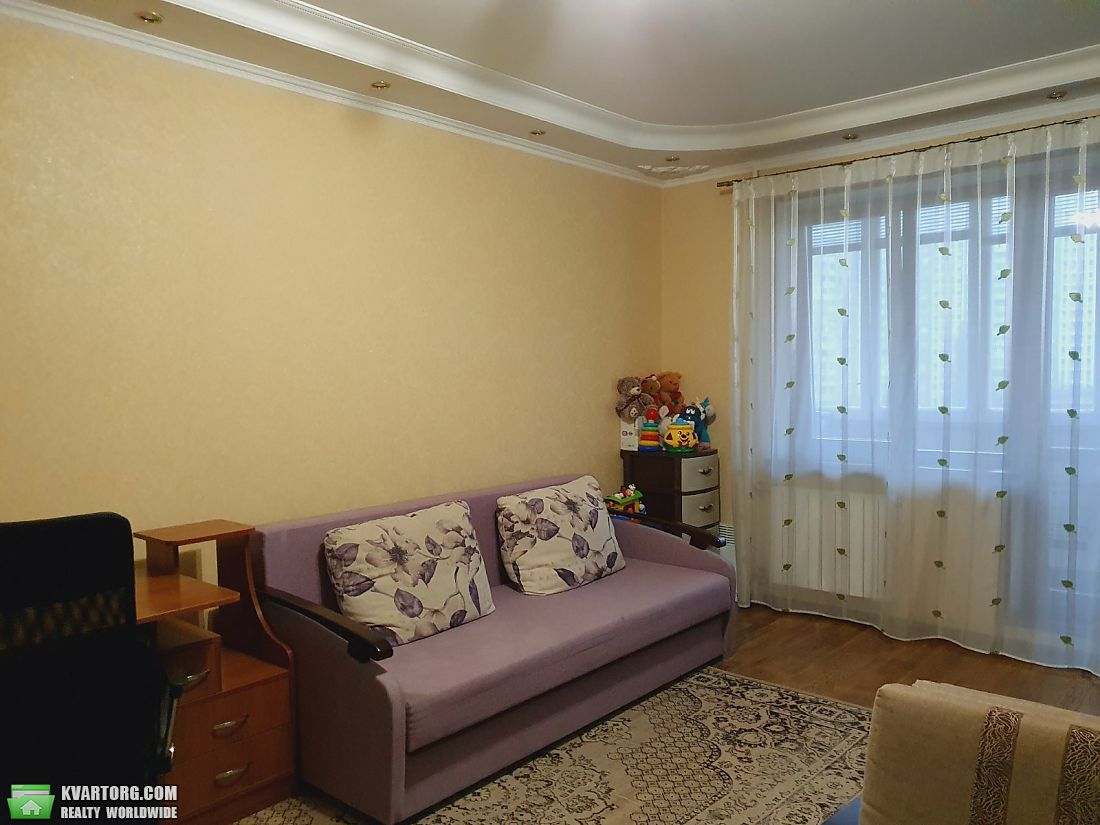 Sell 2-room apartment. Киев,  Каштановая — photo 1