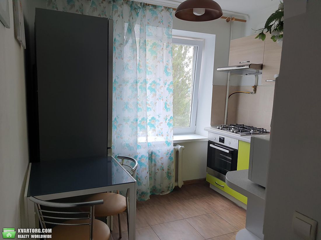 Rent out 2-room apartment. Киев,  Перова бул — photo 2