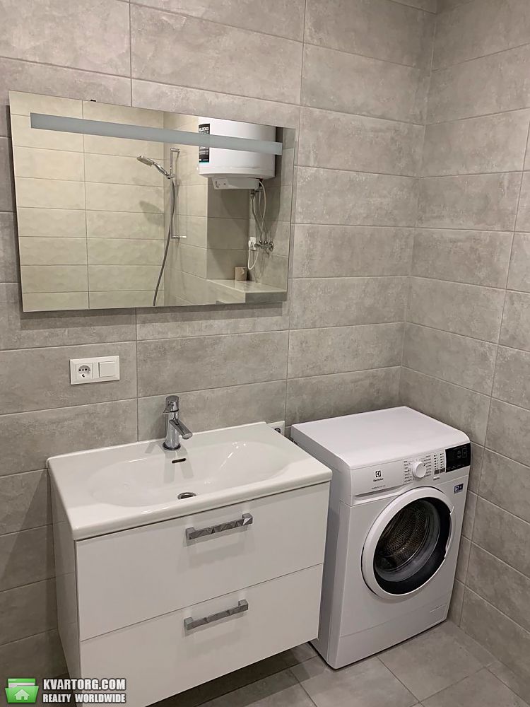 Rent out 2-room apartment. Киев,  Герцена — photo 8