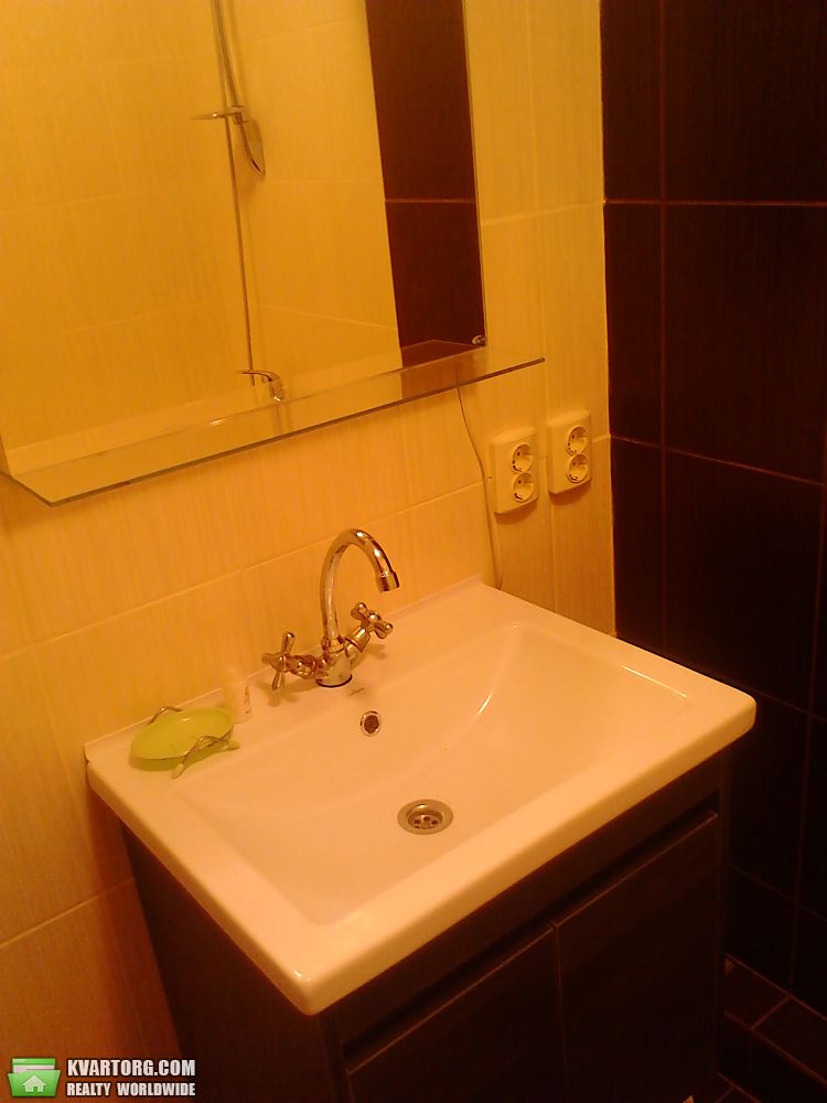Rent out 2-room apartment. Киев,  Луначарского — photo 6