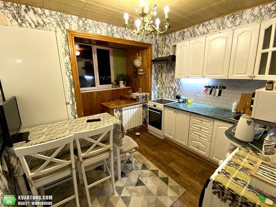 Sell 3-room apartment. Киев,  Радужная — photo 1
