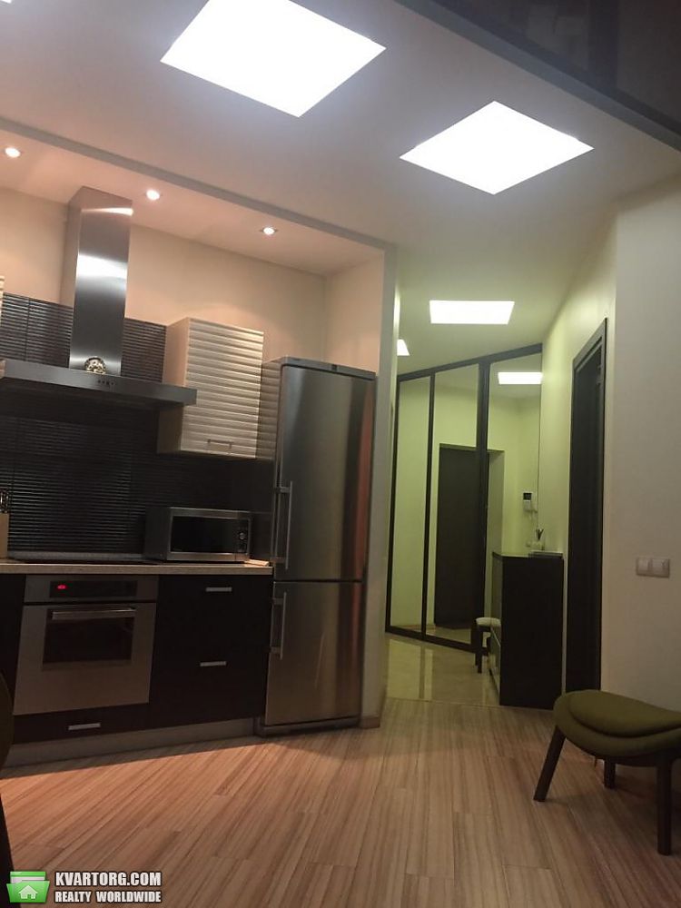 Rent out 2-room apartment. Киев,  Жилянская — photo 4