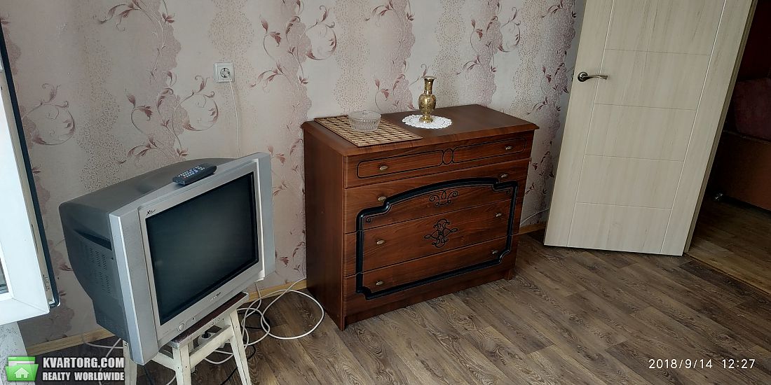 Rent out 2-room apartment. Киев,  Ревуцкого — photo 6