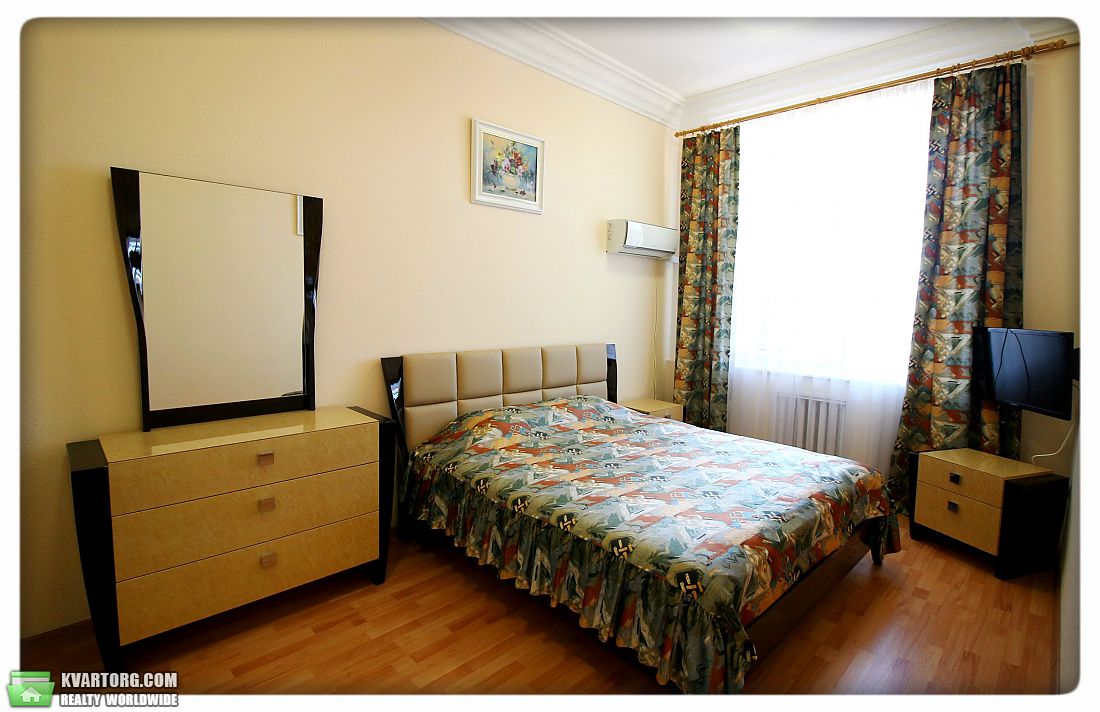 Rent out 2-room apartment. Киев, Крещатик — photo 4