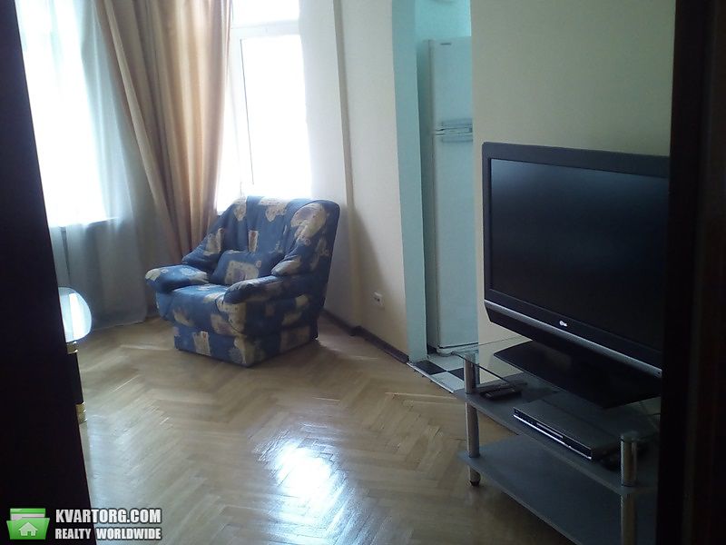Rent out 2-room apartment. Киев,  Грушевского — photo 3