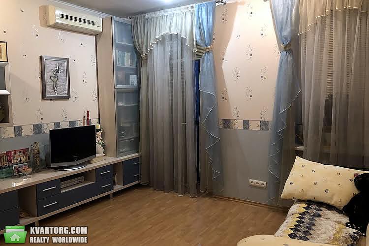 Sell 3-room apartment. Киев,  Багговутовская — photo 2