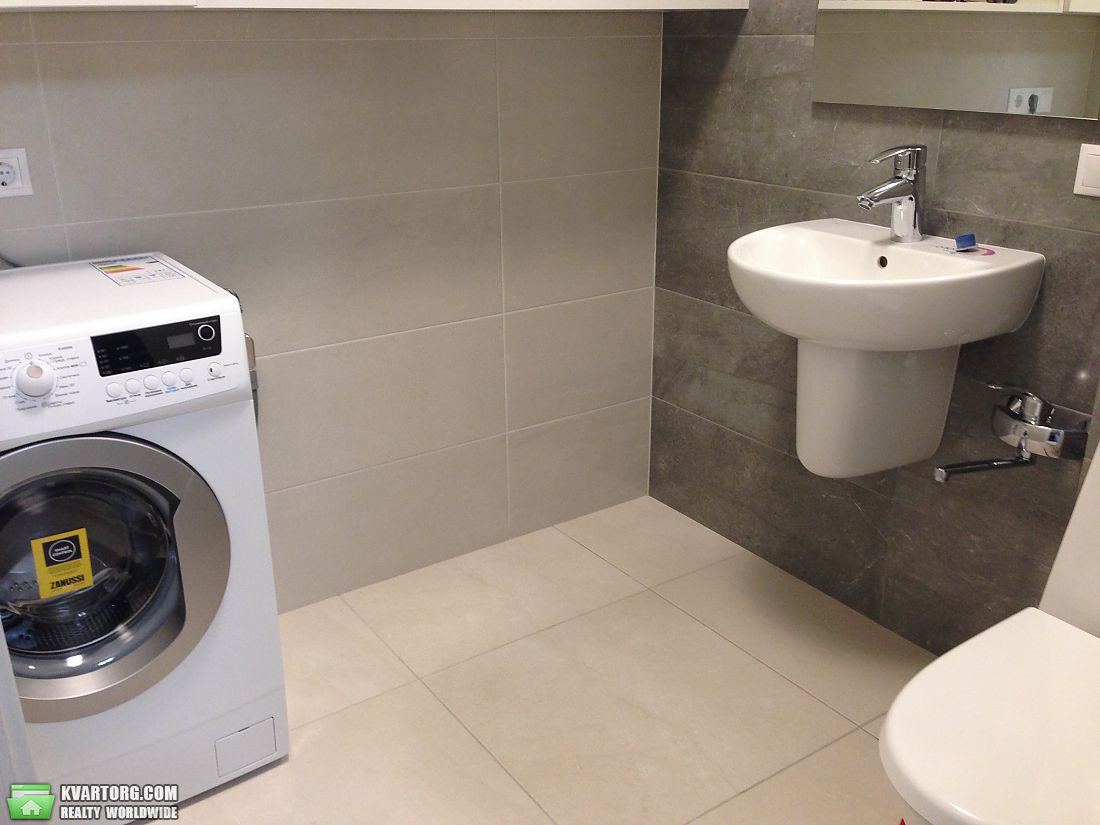 Rent out 2-room apartment. Киев, Комарова космонавта просп — photo 9