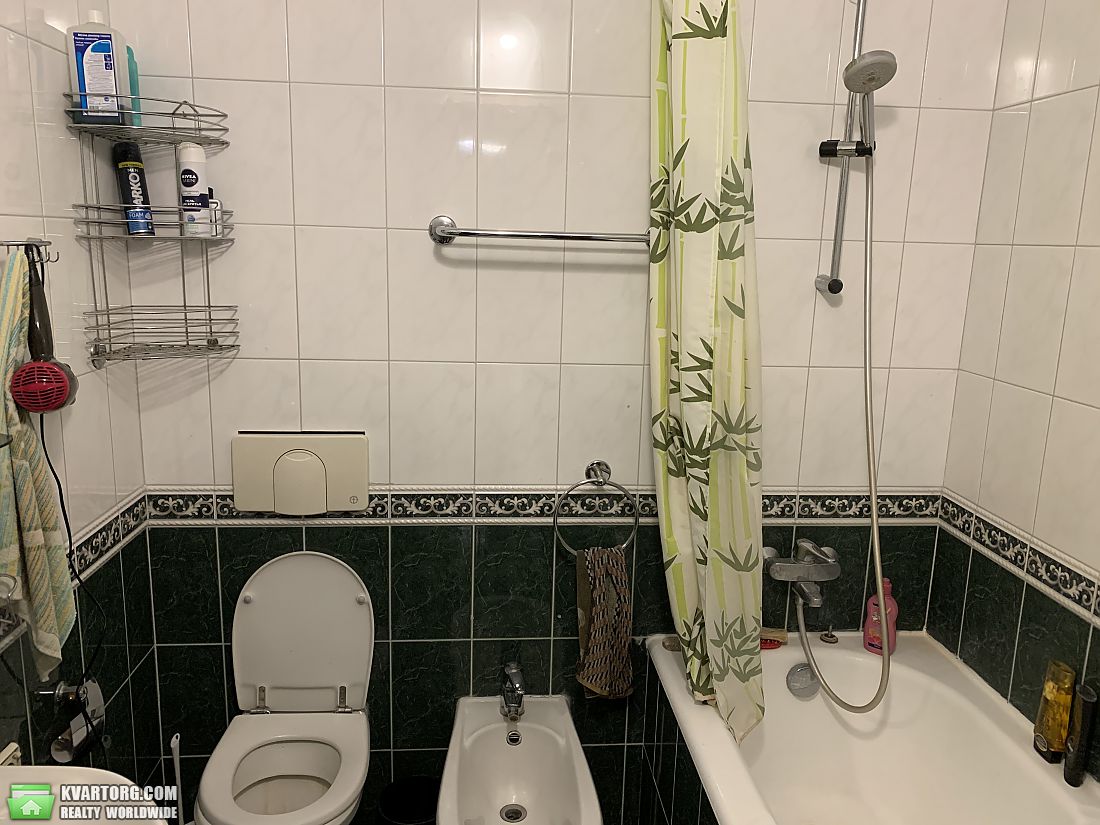 Sell 4-room apartment. Киев,  Драгомирова — photo 1