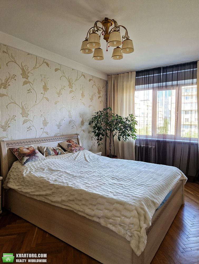 Rent out 3-room apartment. Киев,  Курнатовского — photo 3