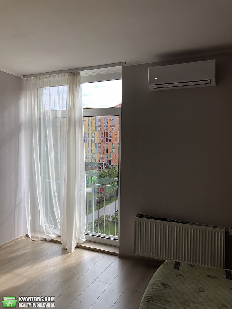 Rent out 3-room apartment. Киев, Регенераторная — photo 3