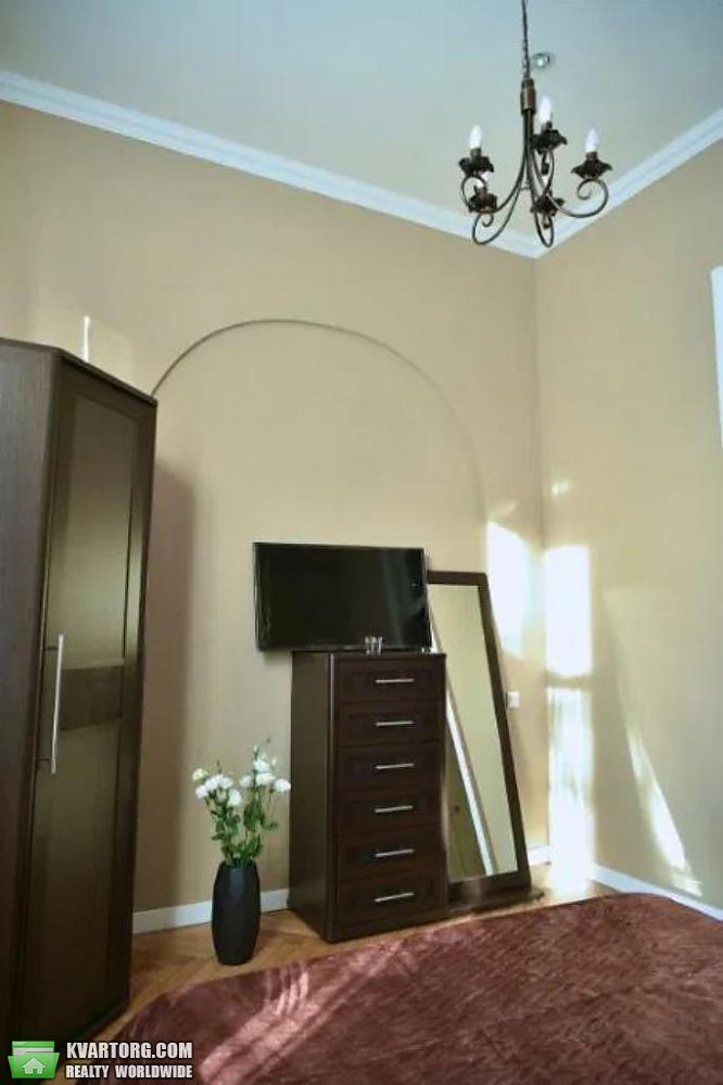 Rent out 4-room apartment. Киев,  Костельная — photo 6