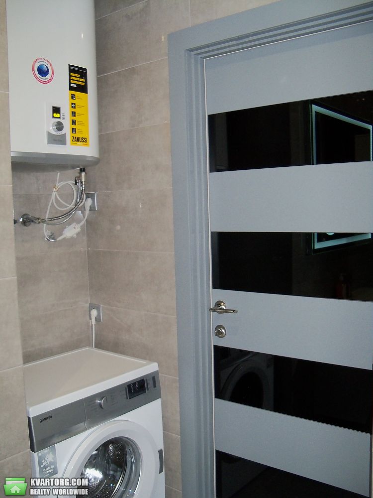 Rent out 2-room apartment. Киев, Регенераторная — photo 3