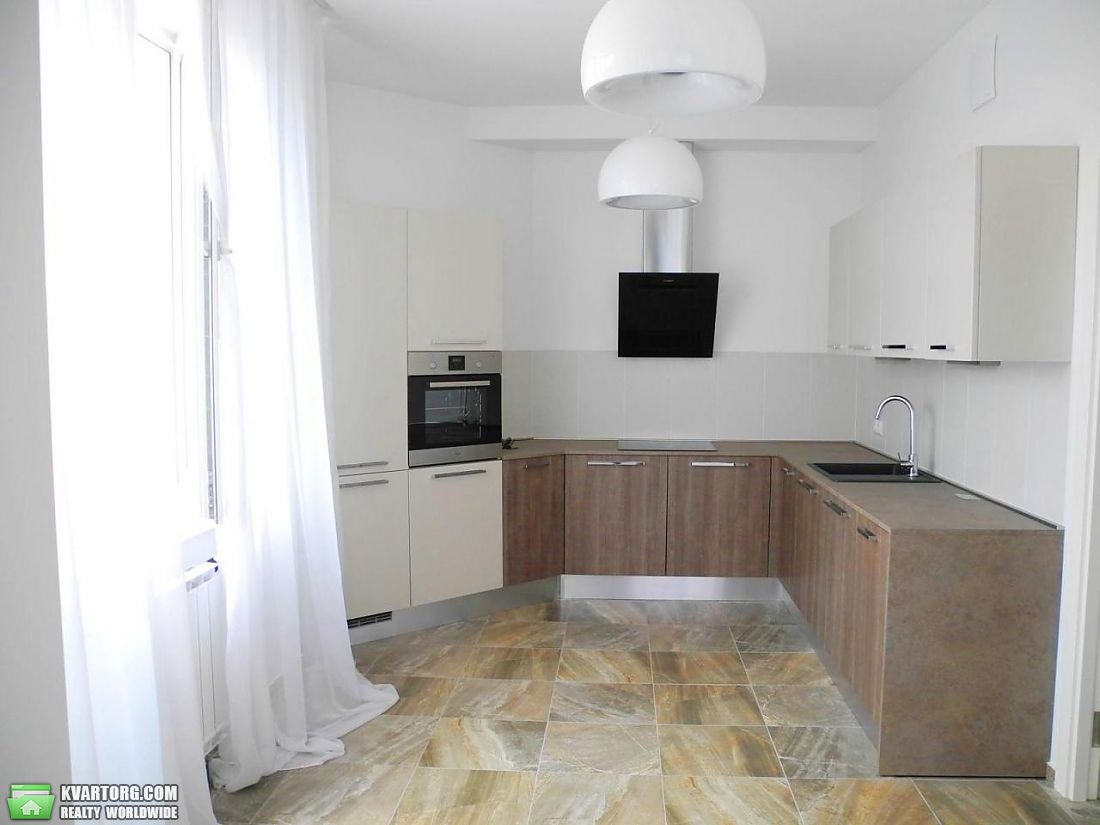 Rent out 3-room apartment. Киев,  Дмитриевская — photo 1